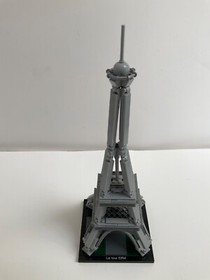 Lego Architecture The Eiffel Tower 21019 Complete with Manual. Like new.