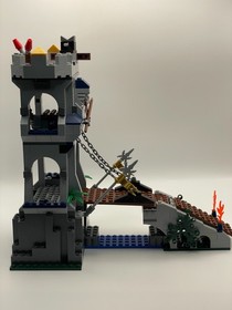 LEGO Castle 7079 Drawbridge Defense Complete Gold Knight cas415 Fantasy Era 2009