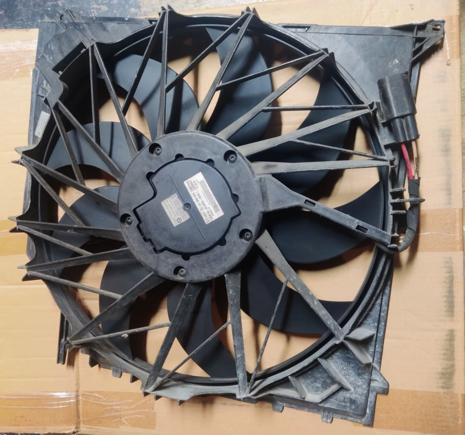 2007 宝马 X3 si 发动机冷却风扇带护罩 600 瓦正品原装 — 第 2/4 张图片