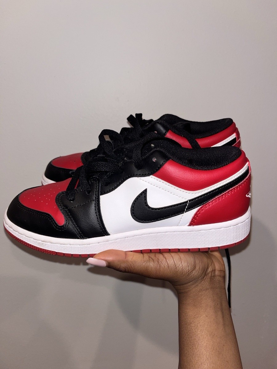 Nike Air Jordan 1 Low ブラック/レッド/ホワイト Amazon.com | Jordan Men's Air Jordan 1 Low Sneaker, Black