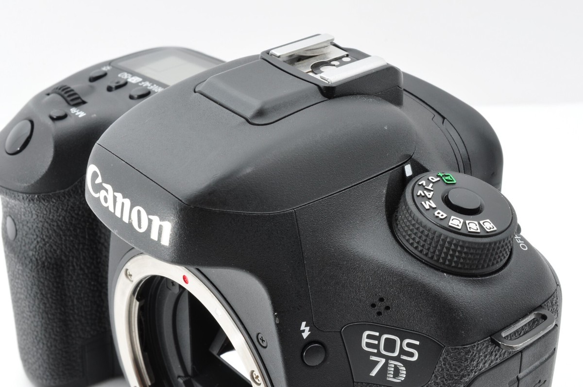 Near MINT sc:22672 (11%)] Canon EOS 7D Mark II 20.2MP DSLR from