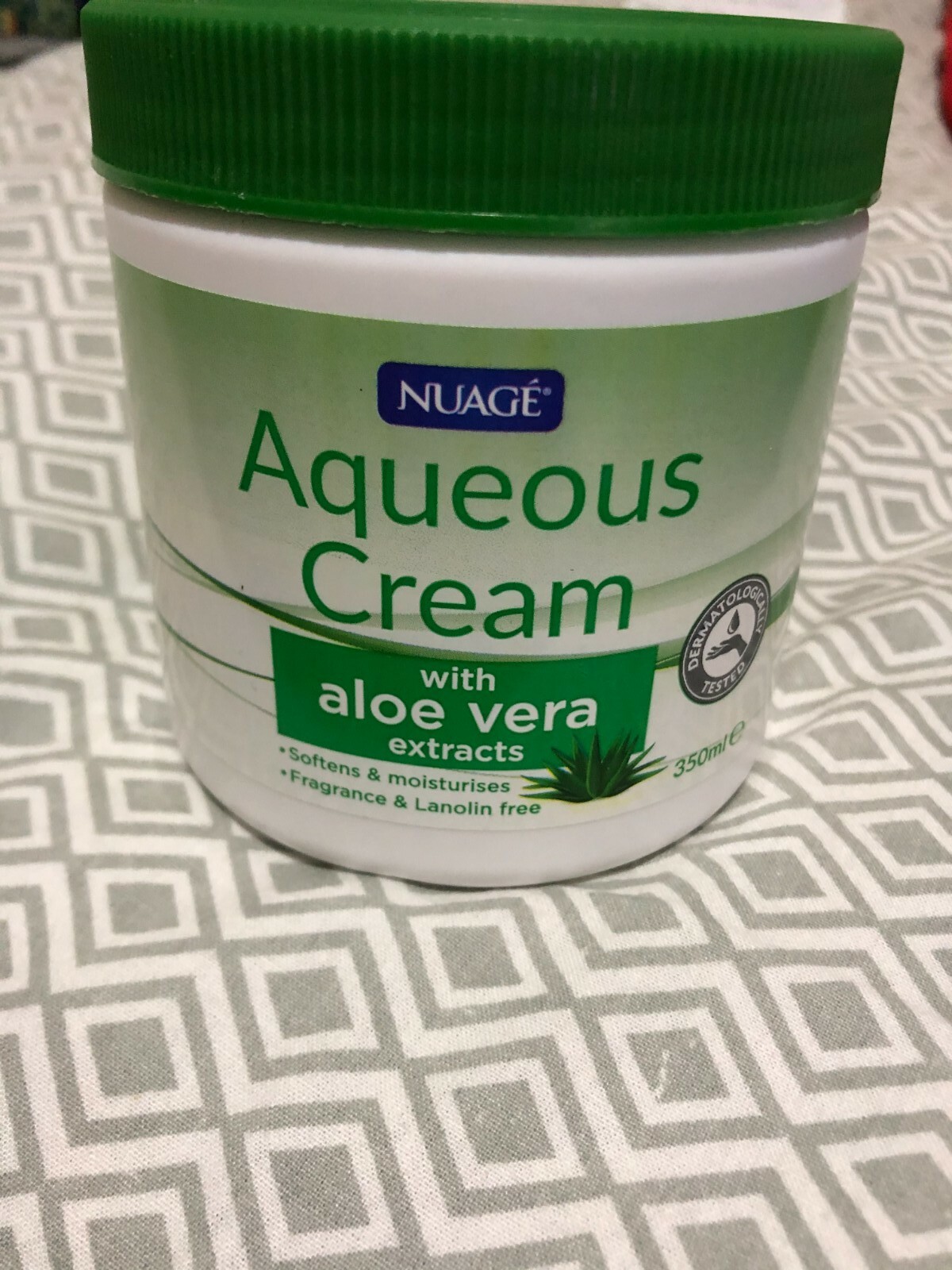nuage aqueous cream with aloe vera