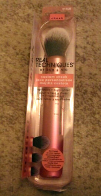 Real Techniques by Sam & Nic 3in1 Brush '' CHEEK '' - Pinsel - Blush , Highlighter