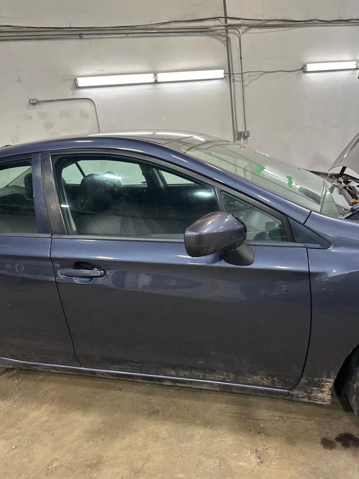 Used Front Right Door Assembly Front fits: 2017 Subaru Impreza electric Front Ri Foto 4 de 4