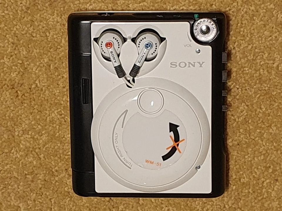 Sony Walkman WM 51 Inbuilt Earphones. Bought 1987 Fantastic Cosmetic Condition!  - Image 2 of 4
