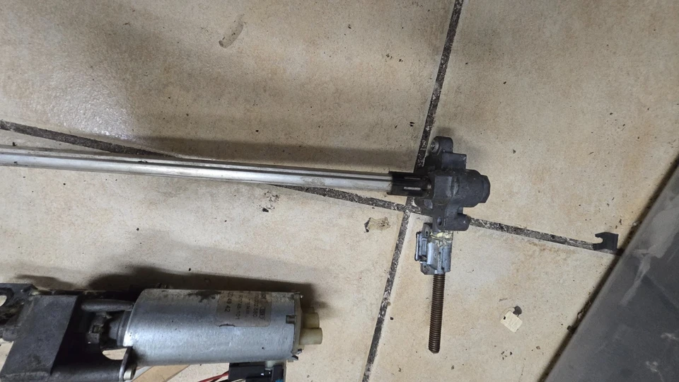 1999 2000 2001 2002 MERCEDES-BENZ W220 S430 S500 LEFT DRIVER SEAT TRACK MOTORS - Image 3 of 4