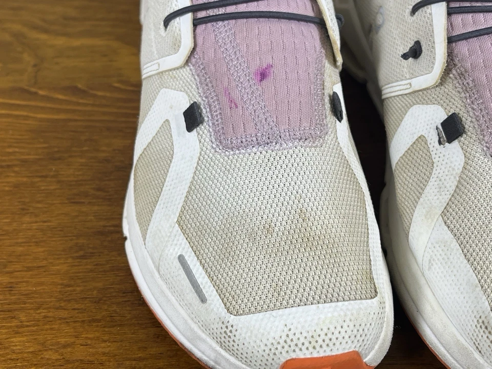 On Cloud Zapatos Niñas Jóvenes Talla Y5 EE. UU. Blanco Sin Cordones Correr Jugar Escuela Tenis Foto 4 de 4