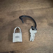 HERMES Cadena Padlock Silver No.104 w/2 Keys Pre-Owned