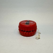 Vintage 1998 Coca Cola Bottle Cap Yo-Yo Red Plastic Promotional Toy Coke
