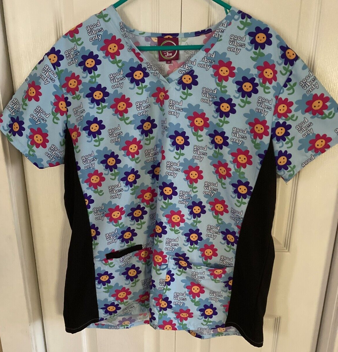 Divine Scrubs by JDM Uniforms Womens SZ 2XL Scrub Top Happy Face F lower  Frint