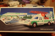 Hess 1994 Fire Rescue Truck New in Box