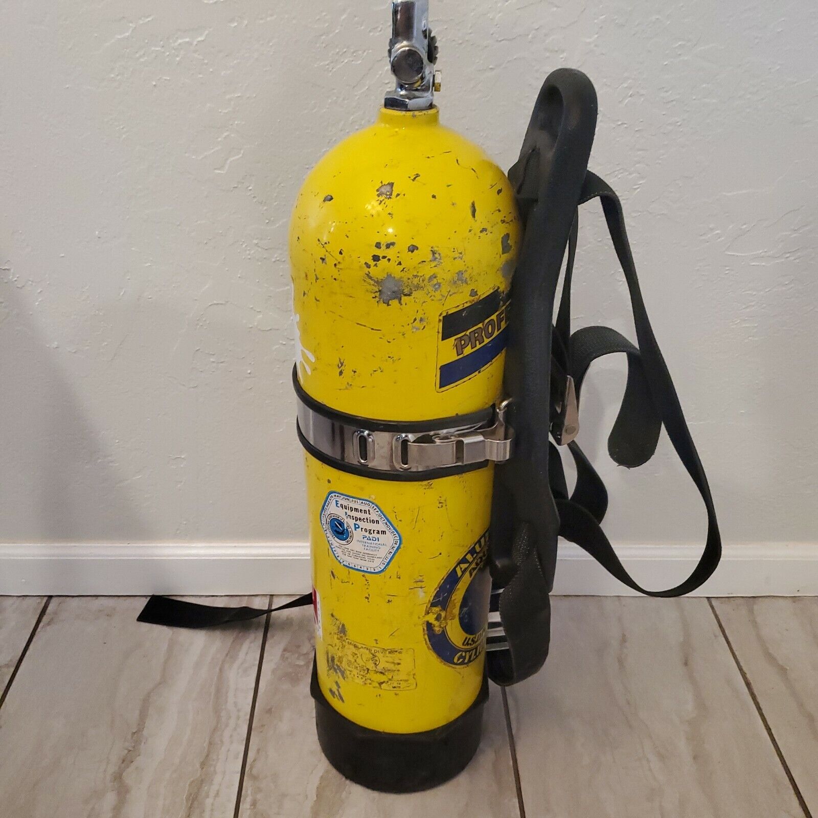 Aqua-Lung Aluminum Diving SCUBA Air Oxygen Tank w/ Boot & Straps Local  Pick-up