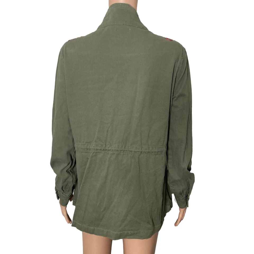 Chaqueta Mi Ami Mujer Mediana Verde Ejército Bordada Rosa Hombros Foto 2 de 4