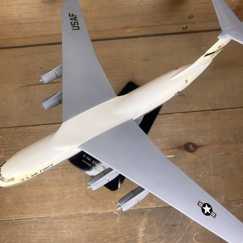 Modelos Precisos Lockheed C-141 Starlifter USAF Escritorio Modelo Avión Exhibición 1/150 - Imagen 4 de 17