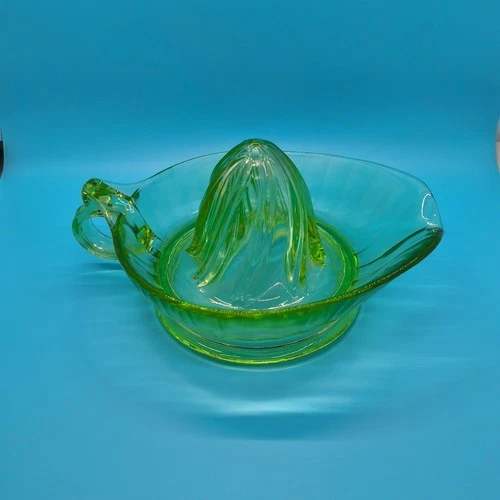Vtg. Green Depression Glass Reamer Uranium Vaseline Citrus Squeezer Lemon Juicer