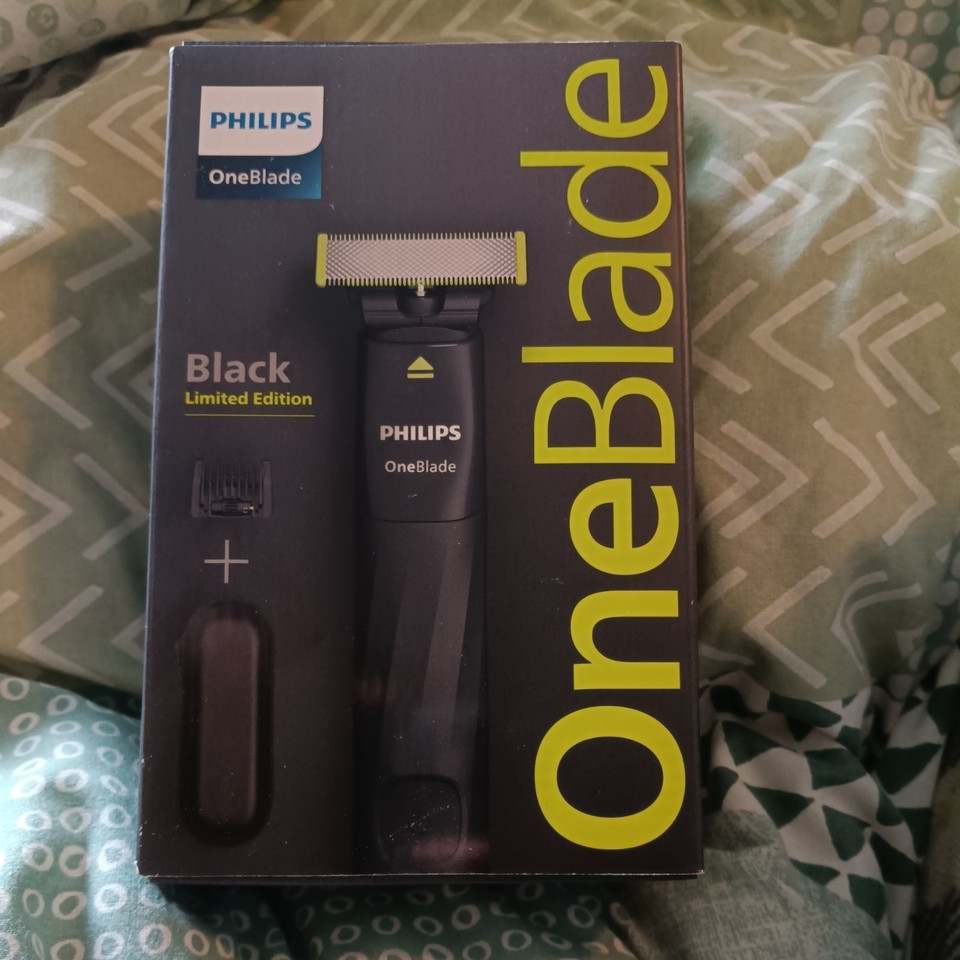 Philips OneBlade Black Limited Edition QI1864/65 with Travel Case