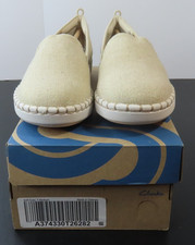 Clarks Women's 7M Cloudsteppers Soft Gold Slip-On Shoes NIB