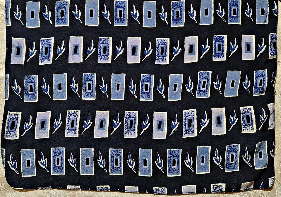 BUFANDA CABALLERO VINTAGE AUTÉNTICO ARTE GEOMÉTRICO AZUL BLANCO SEDA LARGA HOMBRE Foto 2 de 4