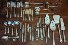 VTG Lot Of 44 Misc Silver Plated Spoons Forks Knifes Servers Silverplated 4.5lbs