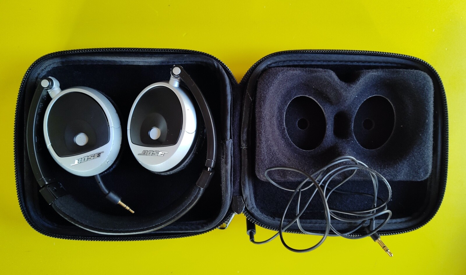 Bose On-Ear Wired Headphones with 3.5mm Jack and Case, Free Shipping-image