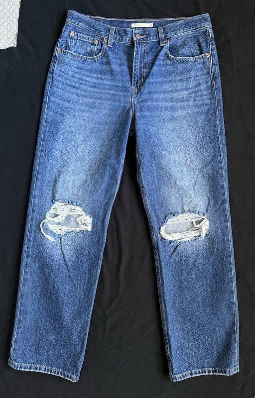 Levis Low Pro Straight Leg Jeans, Women’s Size 31, Wide Leg, Distressed, Blue