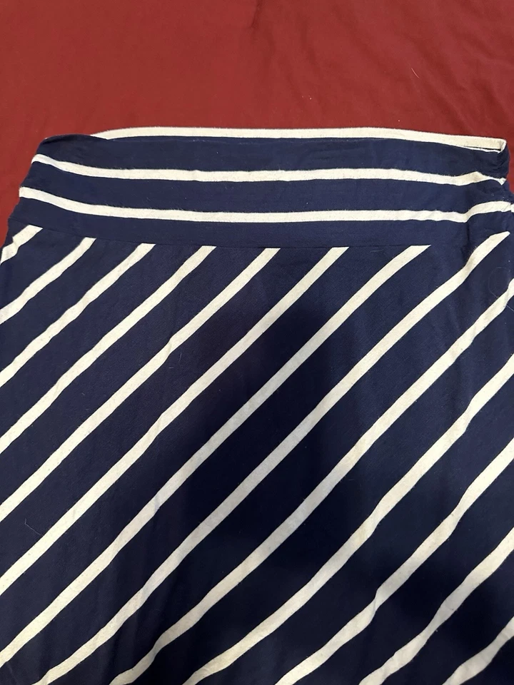 Saia maxi de malha Faded Glory listra Chevron preto e branco linha A G - Imagem 3 de 4