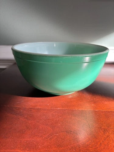 Vintage PYREX Green Nesting Mixing Bowl #403 8.5"