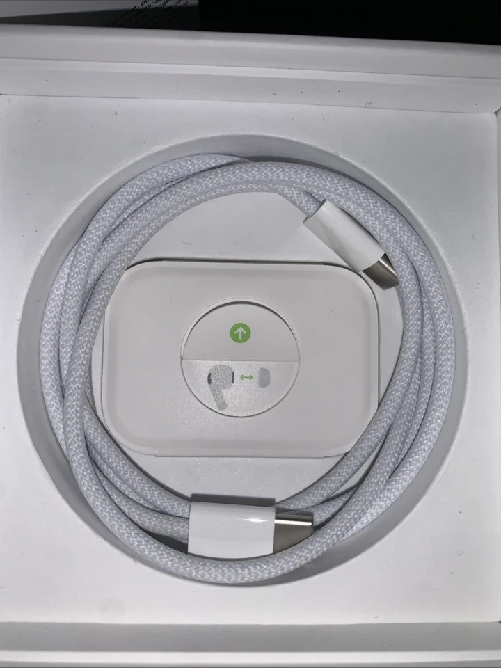 AirPods Pro 2nd Generation USB-C 2025 Model - Image 3 of 4