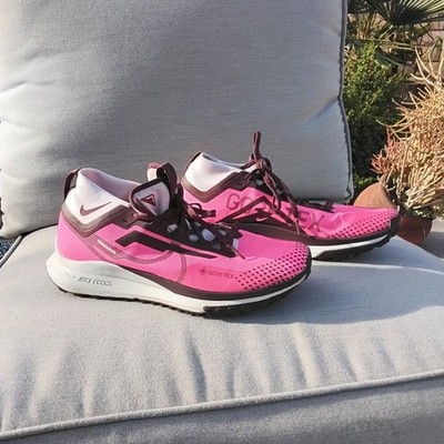 Nike GORE-TEX Cushioned Running Shoes Pink Burgundy White FN7763 Low Top