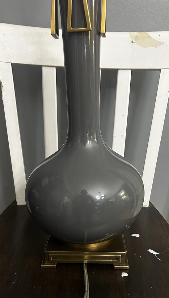 Lámpara de mesa Robert Abbey Athena 1 luz, cerámica esmaltada gris/latón envejecido sin pantalla Foto 3 de 4