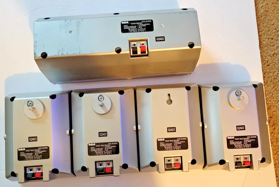 5 ALTAVOCES GRISES DELANTEROS/TRASEROS RCA CAT# 40-5039 VINTAGE (4) 6" X 4 1/4" y (1) 10"x4" Foto 4 de 4