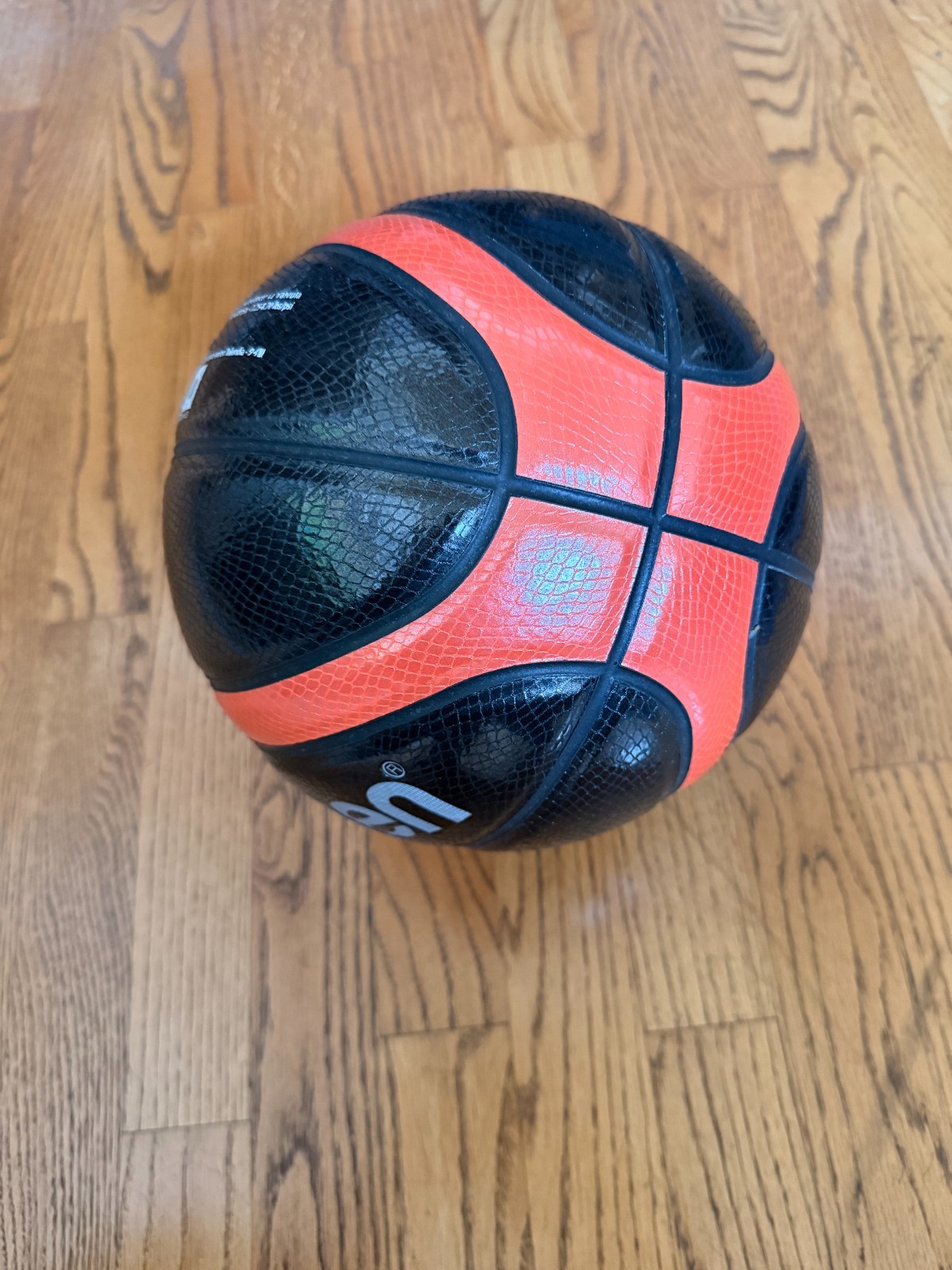 как выглядит MOLTEN GA6 official size basketball UNIQUE design in new condition фото