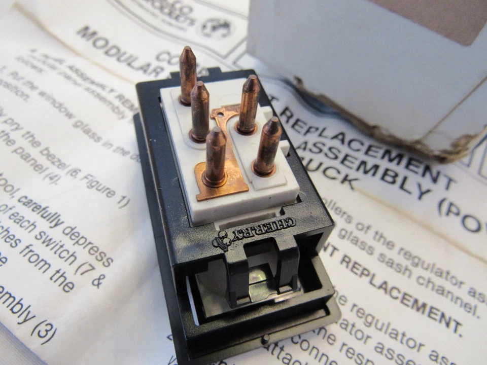 Interruptor de ventana eléctrica GM 22071943 NUEVO DE STOCK 1988-91 camioneta Chevy GMC C/K 1500 2500 3500 Foto 4 de 4