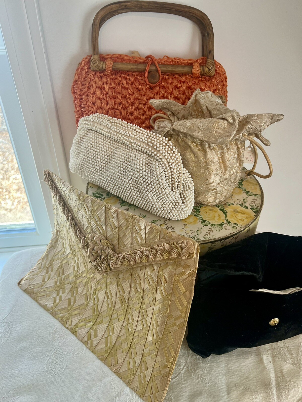 Five piece vintage handbags/purses Lot