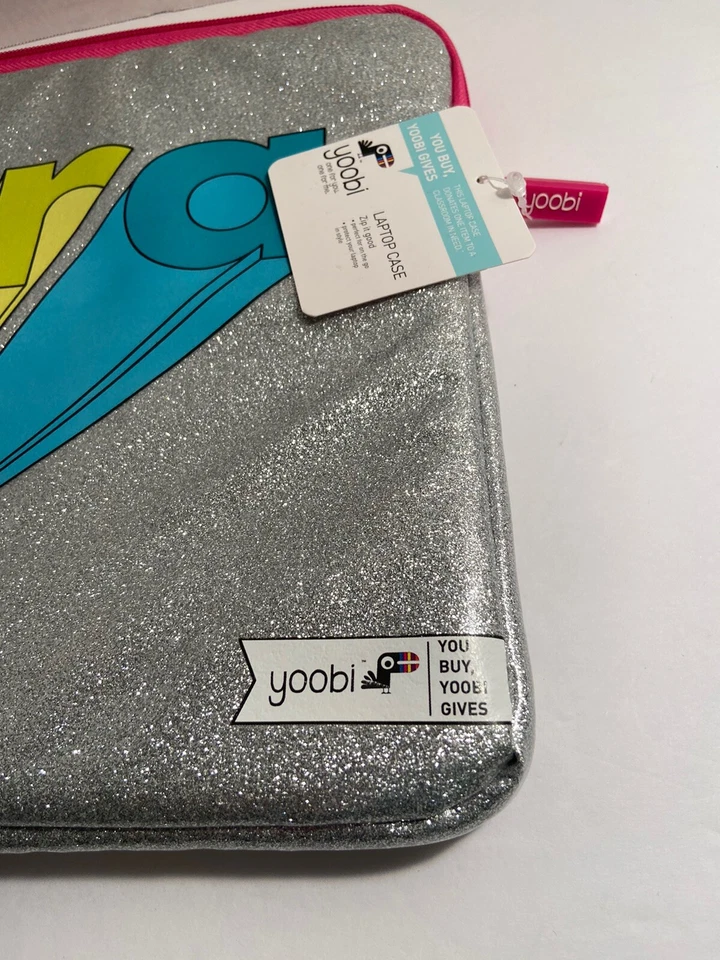 Estuche para portátil Yoobi 13" doodle y denim con parches Foto 4 de 4