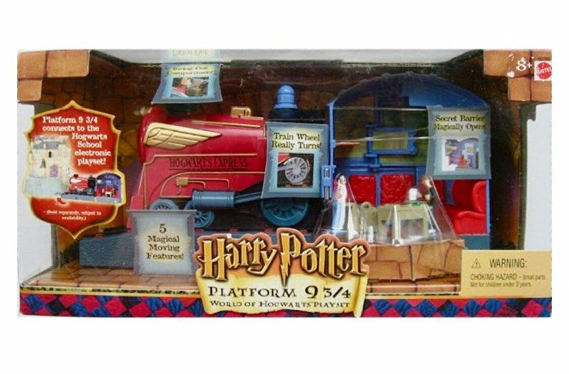 Harry Potter - Platform 9 3/4 World Of Hogwarts Playset - VTG 2001 -Never Opened