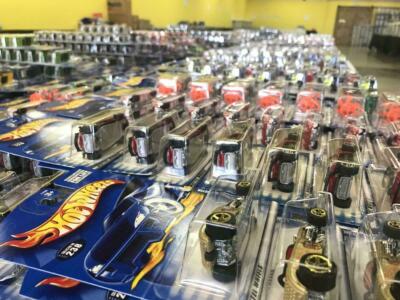 Choose Your Own Hot Wheels Car 1988-2019 Many Styles Buy More & Save! NIP!