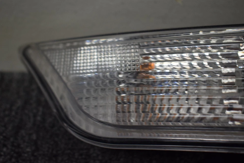 2015-2017 FORD MUSTANG LEFT SIDE MARKER LIGHT FACTORYOEM - Image 2 of 4