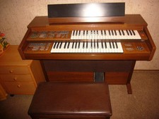 Sehr gut erhaltene Heimorgel YAMAHA ELECTRONE FE 30 mit Orgelbank zu verkaufen