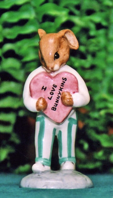 Royal Doulton Sweetheart Bunnykins DB 174 Limited #2305/2500