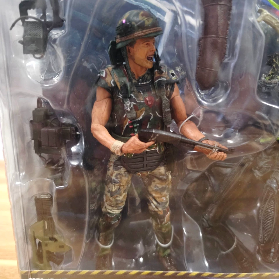 NECA Aliens Corporal Dwayne Hicks vs Xenomorph Warrior 2013 New Sealed - image 4 of 4