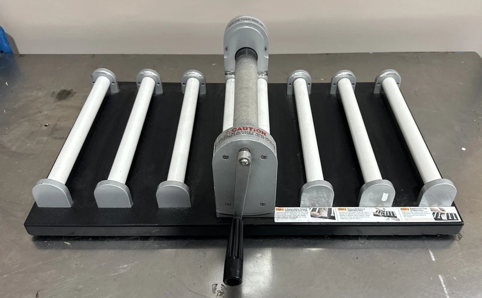 Máquina troqueladora sistema de corte de rodillos Accu-Cut Systems MARK IV Foto 3 de 4