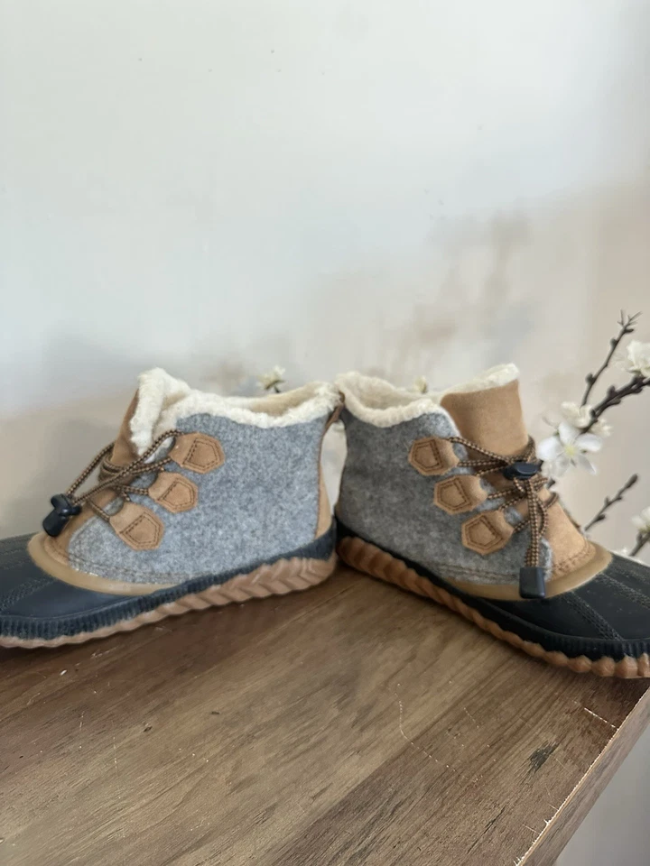 Botas Sorel Out 'N About Plus Rain Duck cinza/preto/castanho impermeável - tamanho feminino 5 - Imagem 4 de 4