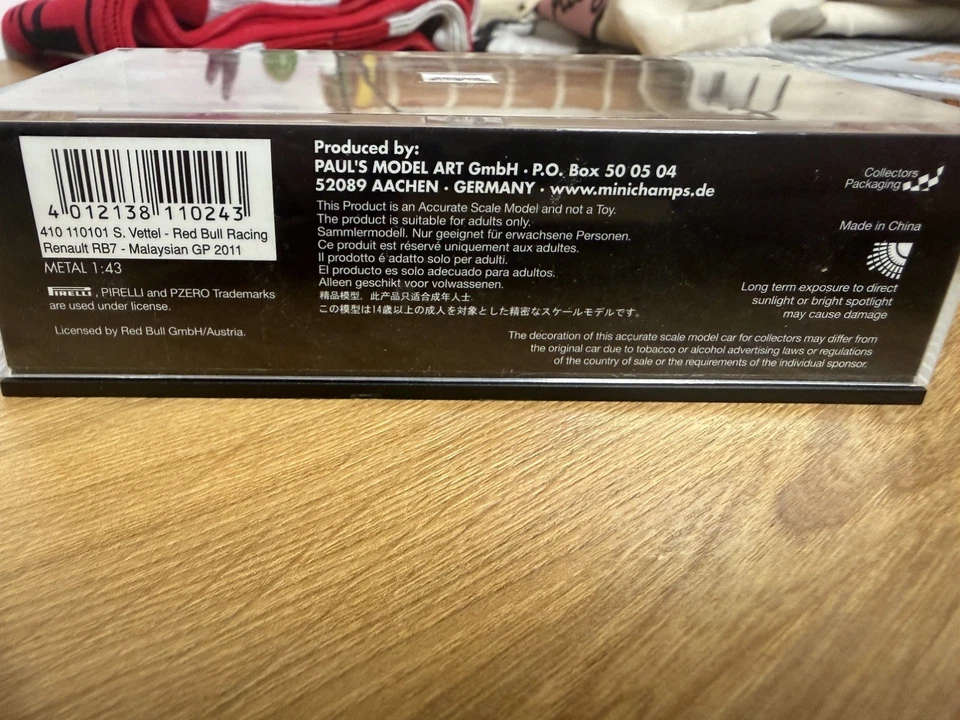 Minichamps Red Bull RB7 Winner Malaysian GP 2011 - Sebastian Vettel 1/43 Scale - Image 4 of 4