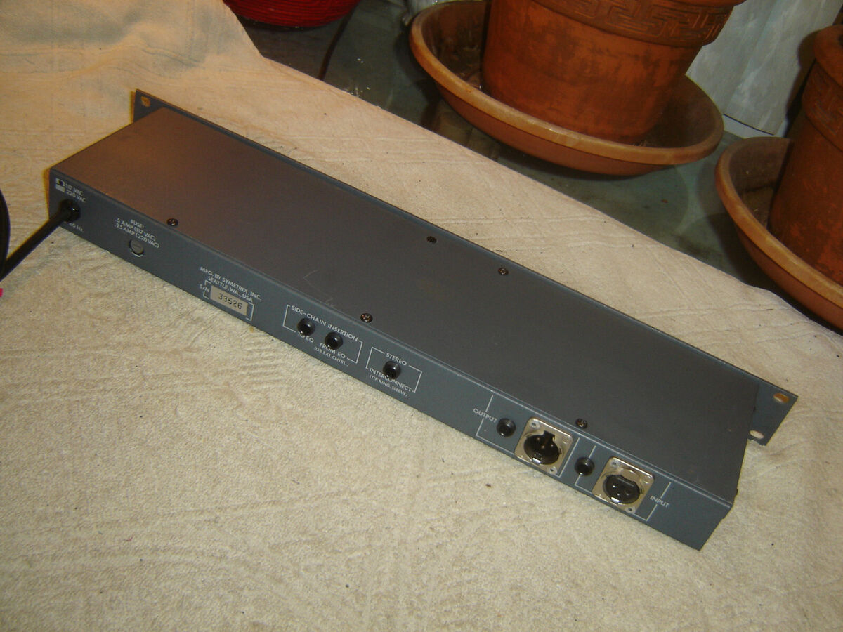 Symetrix 501, Latter Version, Peak-RMS Compressor, Limiter Symetrix 501, Latter Version, Peak-RMS Compressor, Limiter