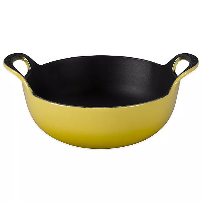 Cazuela amarilla de hierro fundido Le Creuset Balti Dish Soleil 3 cuartos nueva en caja