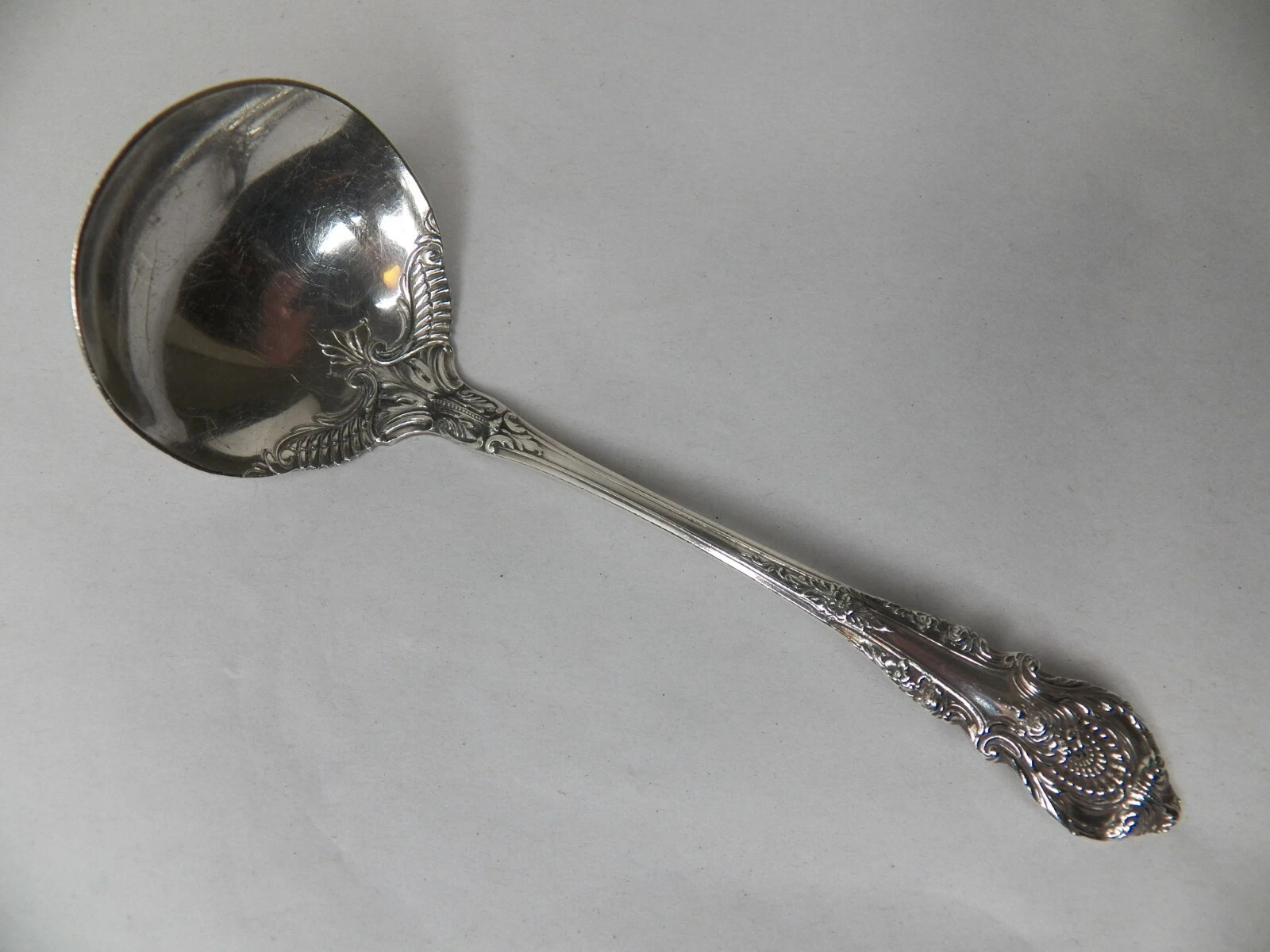 WALLACE SIR CHRISTOPHER STERLING SILVER SAUCE LADLE 5 3/8" NO MONOGRAM