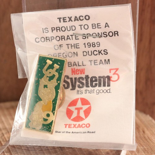 U of O '89 VTG Lapel Hat Pin University of Oregon Ducks Football 1989 Texaco NEW - Picture 2 of 6