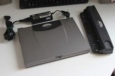 PC Portatile Vintage Dell Latitude PP01S con alimentatore e docking per ricambi