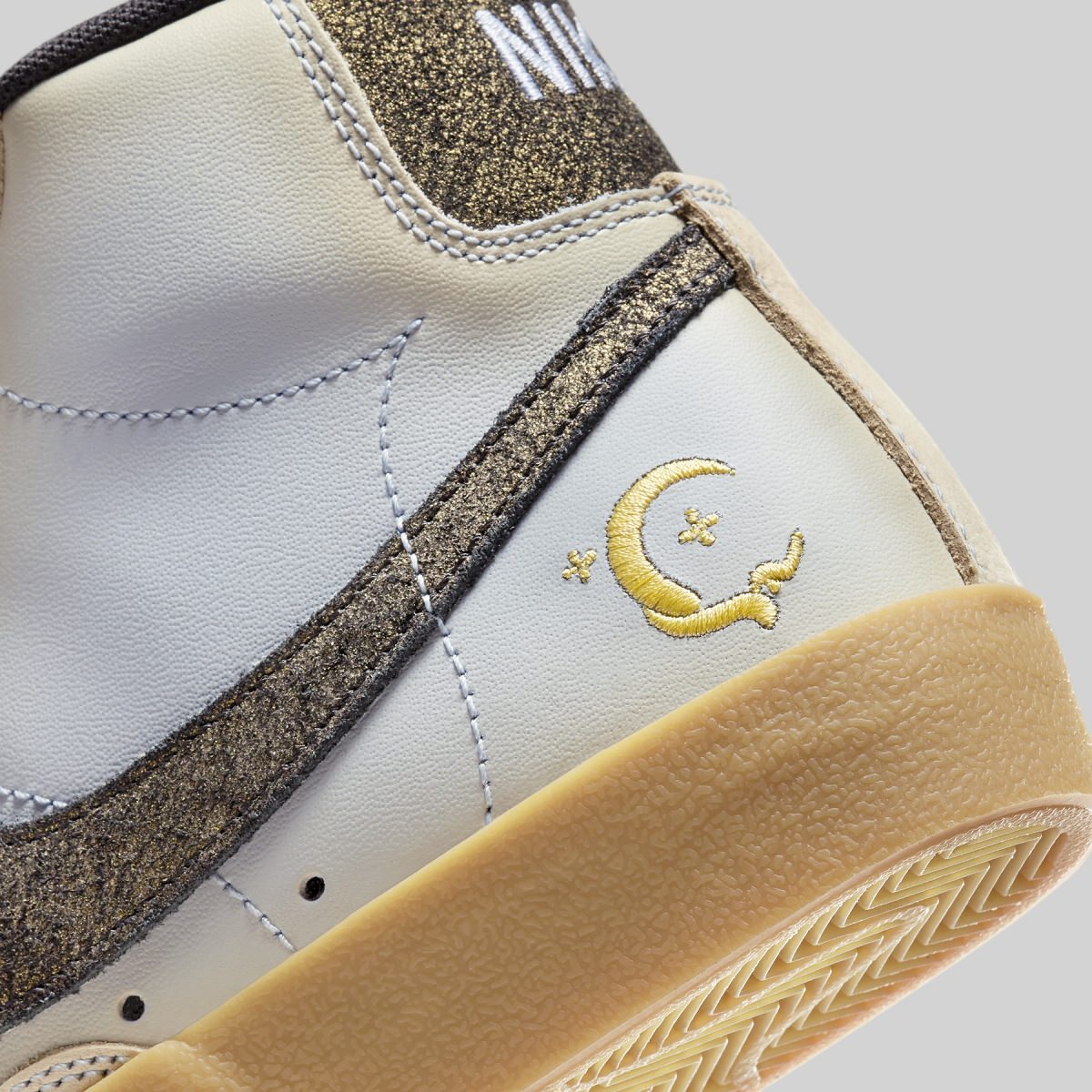 スニーカー Nike Blazer Mid 77 Dia de los Muertos 2020 AW 20 Buy Blazer Mid '77 'Día de Muertos' - DC5185 133 | GOAT